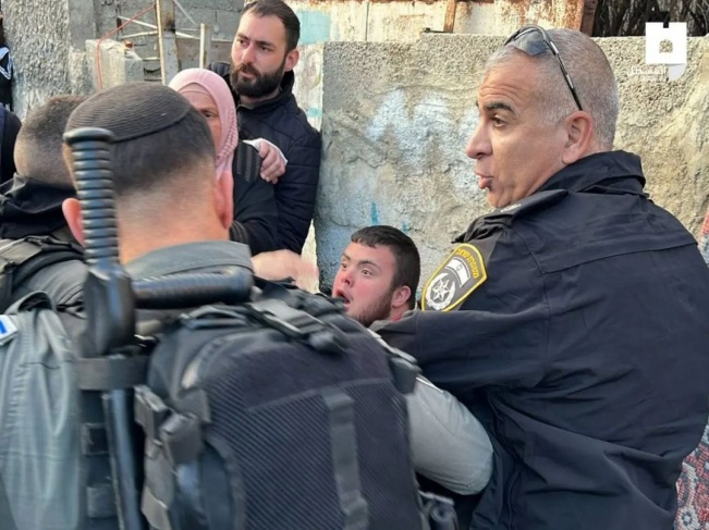 اعتقال 3 مقدسيين من حي الشيخ جراح في القدس