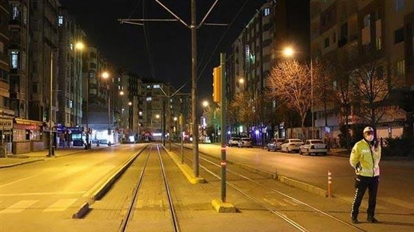 أوكرانيا.. سلطات كييف تمدد حظر التجول حتى الاثنين
