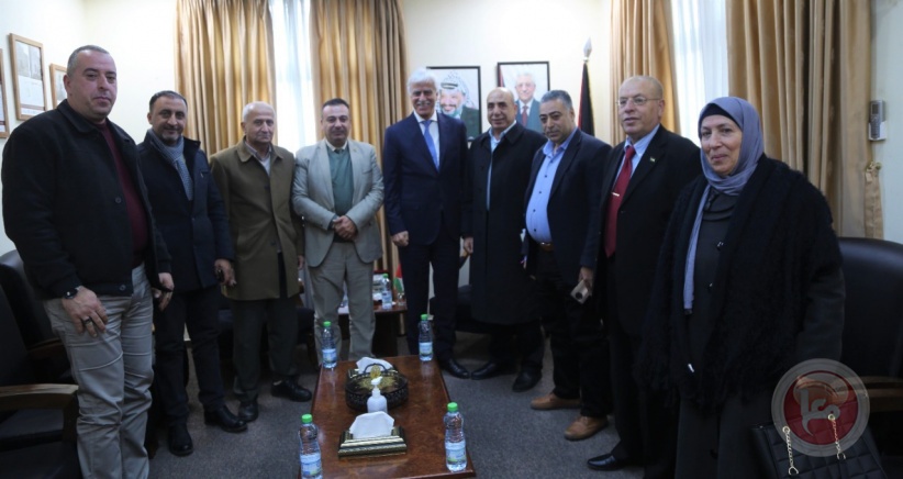 وزير التربية يبحث مع بلدية يعبد دعم التعليم
