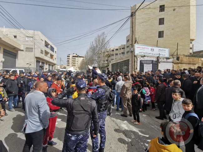الشرطة تقبض على 3 أشخاص يشتبه فيهم بالاعتداء على معلم في الخليل