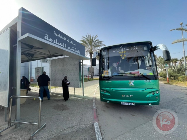  مغادرة الدفعة الرابعة من المعتمرين عبر معبر رفح
