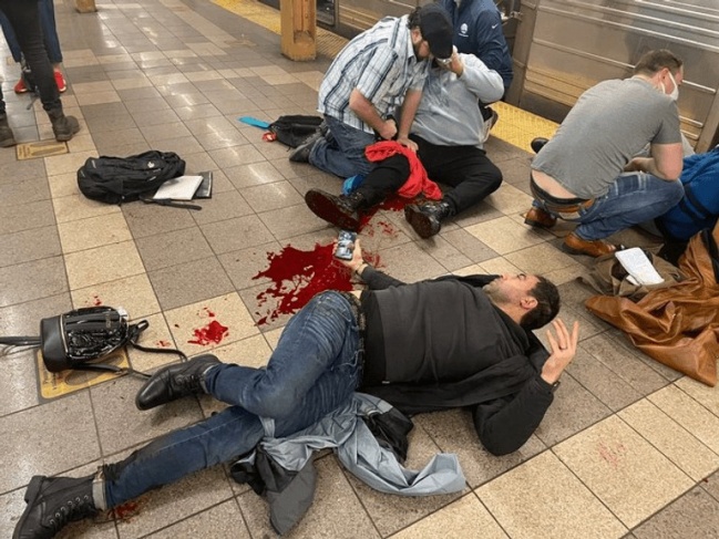  إطلاق نار وإصابات في محطة قطارات بنيويورك (صور)