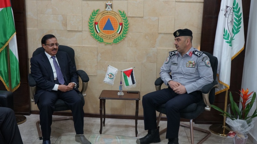 رئيس مجلس إدارة الجامعة الأمريكية ومدير عام الدفاع المدني يبحثان التعاون المشترك
