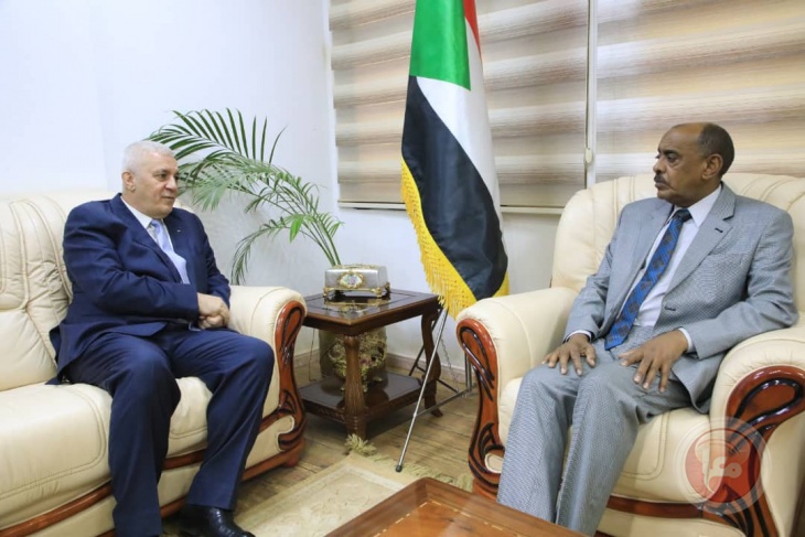 التقى سفيرنا.. وزير الخارجية السوداني يدين الهجمة السافرة على الأقصى