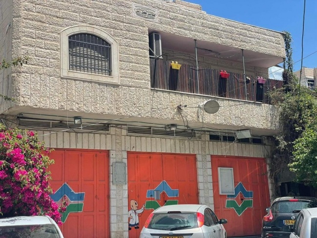 الاحتلال يخطر بهدم مبنى من 5 شقق في سلوان 