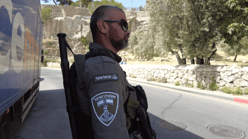 صحيفة اسرائيلية تكشف اسباب ارتفاع اعداد عناصر الشرطة المستقيلين