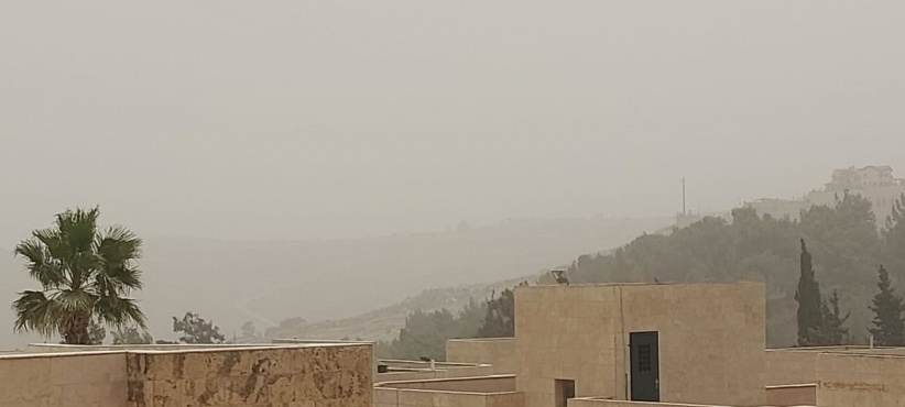 موجة الغبار تنتهي اليوم وامطار خفيفة غدا