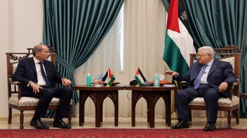 التقى الصفدي برام الله- الرئيس يتسلم رسالة من الملك عبد الله الثاني