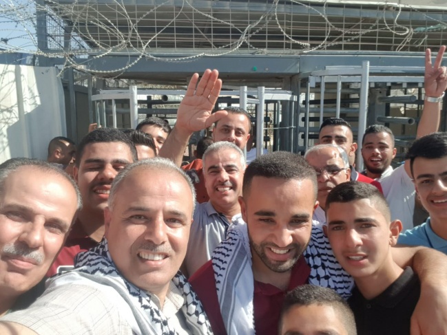 الإفراج عن الأسير إيهاب عطياني بعد اعتقاله دام 8 سنوات