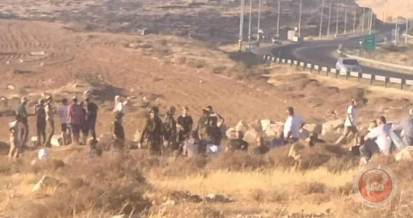 اصابة مواطنين خلال هجوم للمستوطنين على قرية زنوتا جنوب الخليل