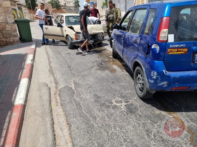 الخليل- إصابة مواطن بجروح إثر حادث تصادم مع سيارة مستوطن 
