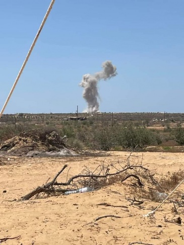 Sinai Bedouins burn goods trucks to denounce the Israeli massacres in Gaza