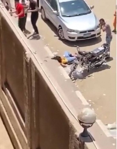 طالب يذبح زميلته أمام بوابة جامعة المنصورة المصرية (صور)