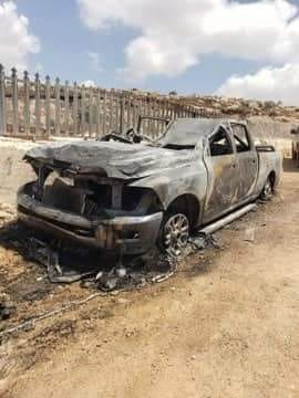 احرقوا مركبته- مستوطنون يعتدون بالضرب على شاب  شرق رام الله 