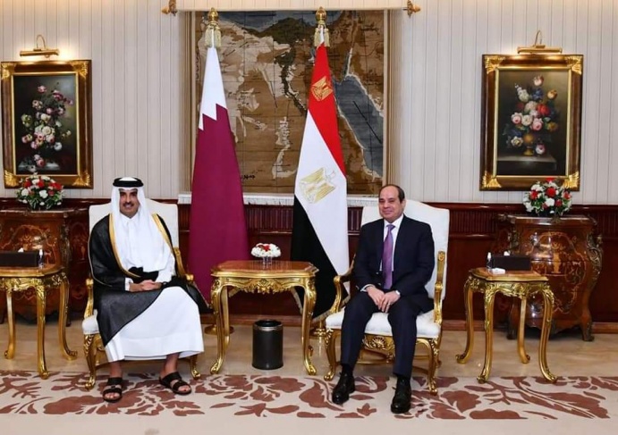 الرئيس المصري يستقبل أمير قطر في القاهرة