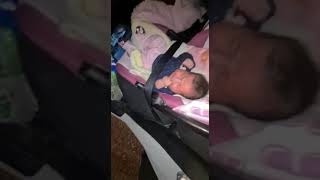 فيديو- شرطة الاحتلال تعتقل زوجين وتترك طفليهما في المركبة يبكيان