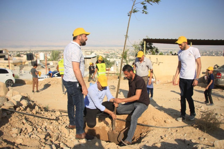 البنك الإسلامي الفلسطيني ينظم نشاطا تطوعيا لزراعة الأشجار في أريحا
