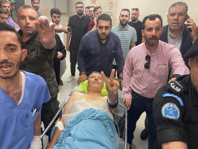 لجنة الحريات تستنكر الاعتداء  على الدكتور الشاعر وتطالب بمحاسبة مرتكبيه