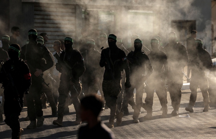 قناة عبرية: قطر تمارس ضغوطاً على حماس لمنع التصعيد