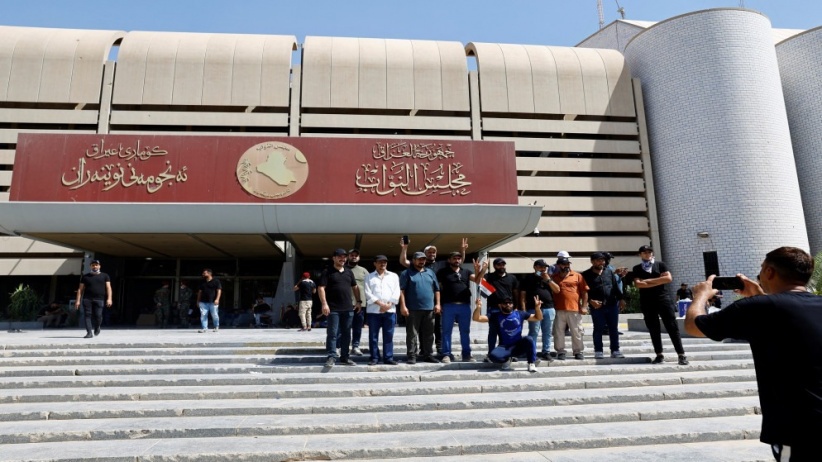 رئيس مجلس النواب العراقي يقرر تعليق جلسات البرلمان حتى إشعار آخر