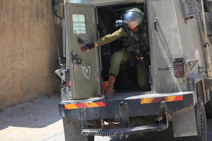 Occupation forces arrest a wounded Bedouin northwest of Jerusalem