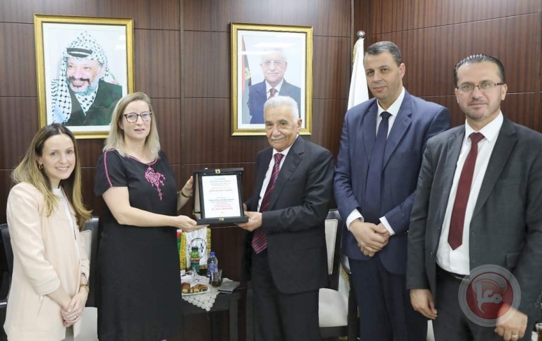المستشار أبو شرار يستقبل ممثلة كندا ويبحثان التعاون المشترك