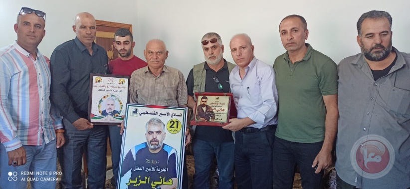 دخول 5 اسرى من محافظة الخليل عامهم الـ21 في سجون الاحتلال