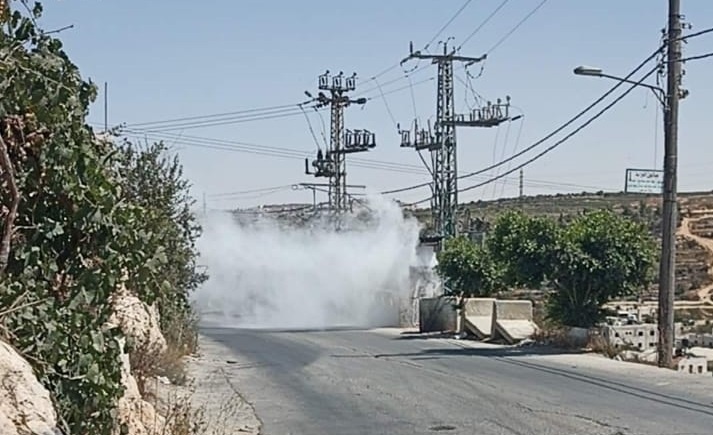 احراق جزئي لنقطة مراقبة عسكرية في بيت أمر