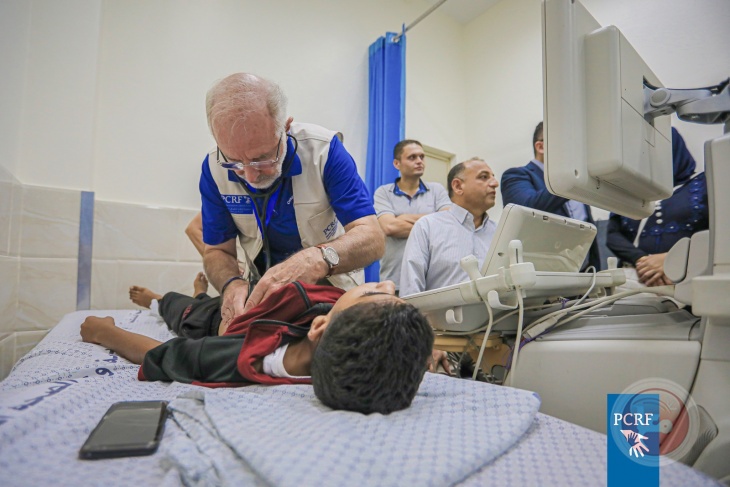 وفد أمريكي لجراحة قلب الأطفال تابع لجمعية إغاثة أطفال فلسطين يصل غزة