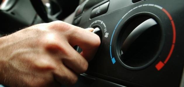 أسباب خروج هواء ساخن من مكيف السيارات في الصيف