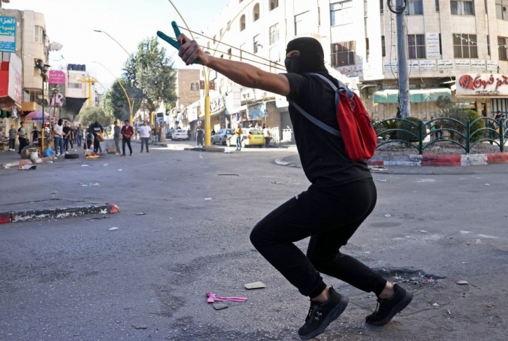 اعتقالات وعشرات الاصابات جراء تصعيد الاحتلال في مدن الضفة