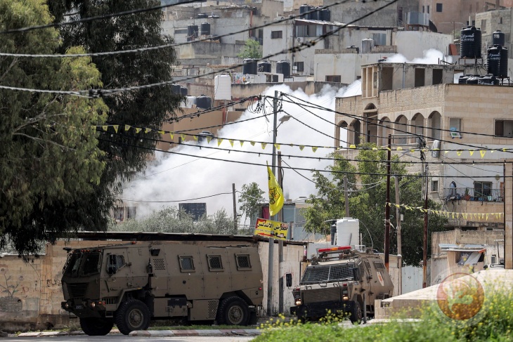 3 إصابات- جيش الاحتلال يحاصر منزلا في جنين ومقاومون يتصدون 