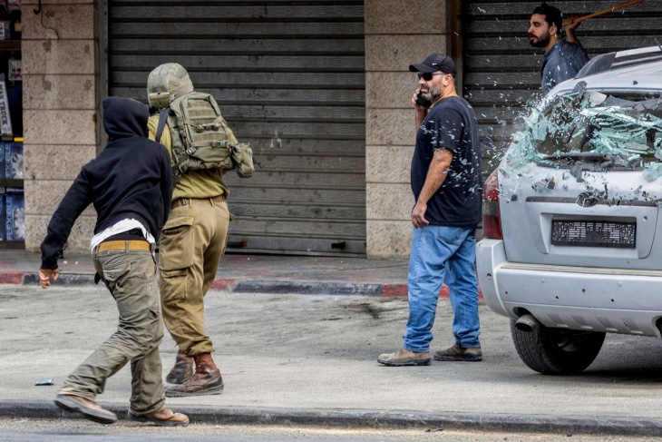 اسرائيل تخشى التصعيد - كوخافي يأمر &quot;بلجم عنف&quot; المستوطنين 