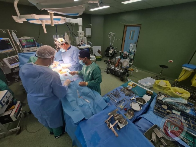  وفد طبي مصري يجري عمليات جراحية دقيقة بمستشفيات غزة