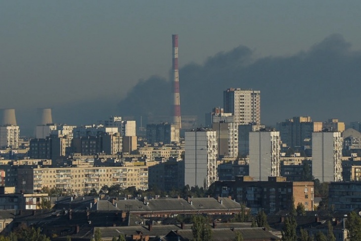 قصف روسي يستهدف منشآت الطاقة ويقطع الكهرباء عن كييف 