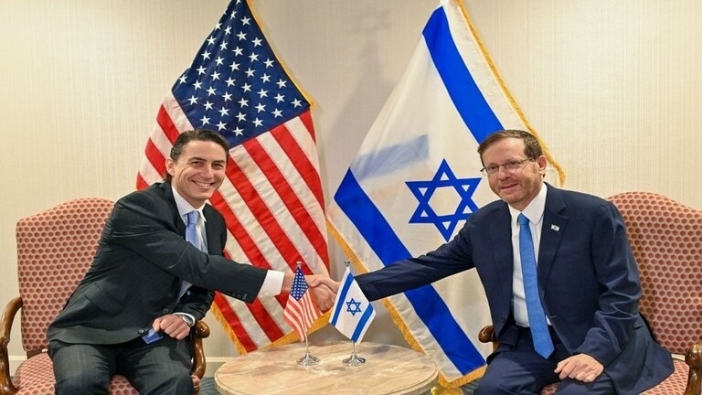 الرئيس الإسرائيلي والوسيط الأمريكي يبحثان اتفاق ترسيم الحدود البحرية مع لبنان