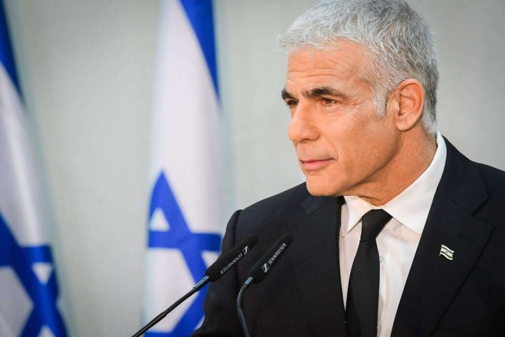Lapid calls for an 18-month freeze for judicial amendments