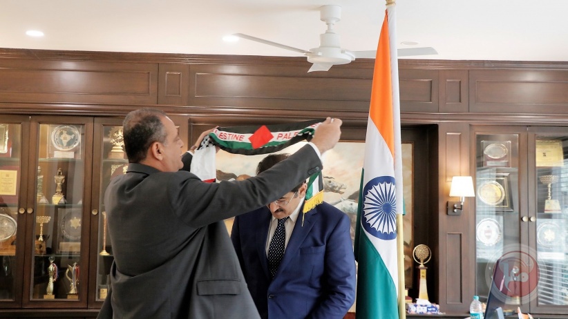 سفارة فلسطين لدى الهند تكرم الإعلامي الهندي المخضرم سانديب مروة 