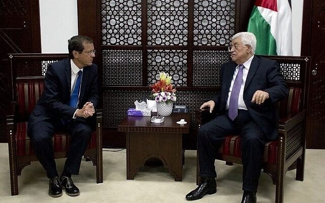 هل نجح هرتسوغ باقناع الرئيس عباس بالتراجع عن الطلب الفلسطيني الأخير؟