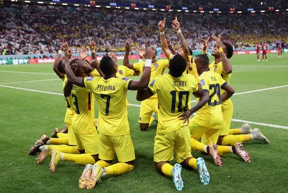 فوز الاكوادور على قطر  في افتتاح كأس العالم
