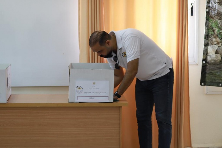 فتح صناديق اقتراع انتخابات غرفة تجارة وصناعة محافظة اريحا