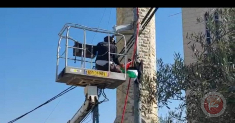 العيسوية- الاحتلال يزيل ويصادر الأعلام الفلسطينية ورايات الفصائل