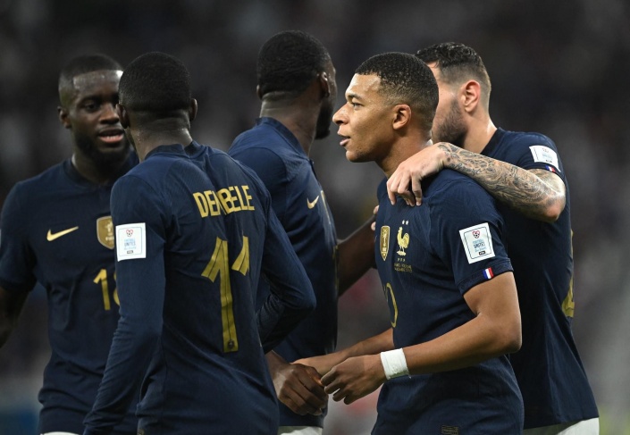 فرنسا تهزم بولندا وتتأهل لدور  ثمن النهائي من كأس العالم