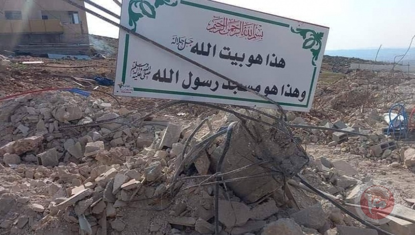الاحتلال يهدم مسجدا غرب مدينة دورا