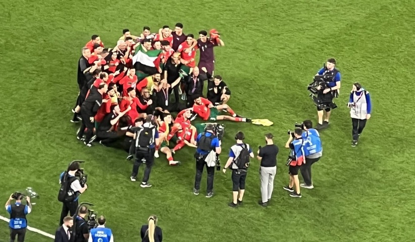 الرئيس يهنئ ملك المغرب بتأهل منتخب بلاده لربع نهائي مونديال قطر