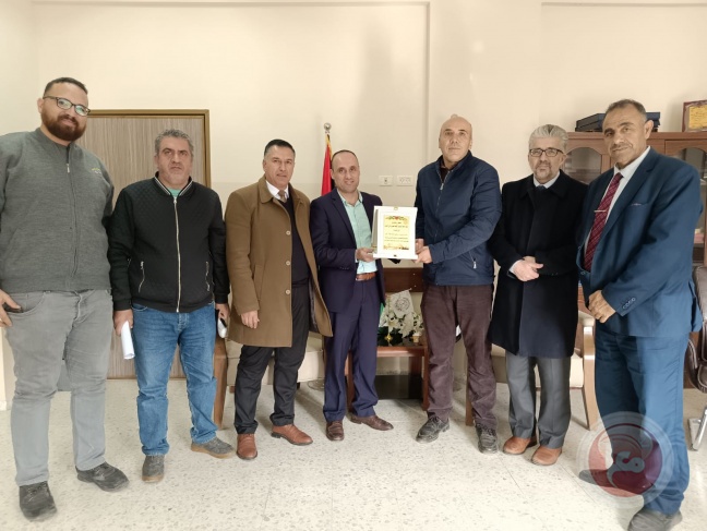 المشروبات الوطنية تساهم في تجهيز مختبر بكلية الزراعة بجامعة فلسطين التقنية- فرع العروب