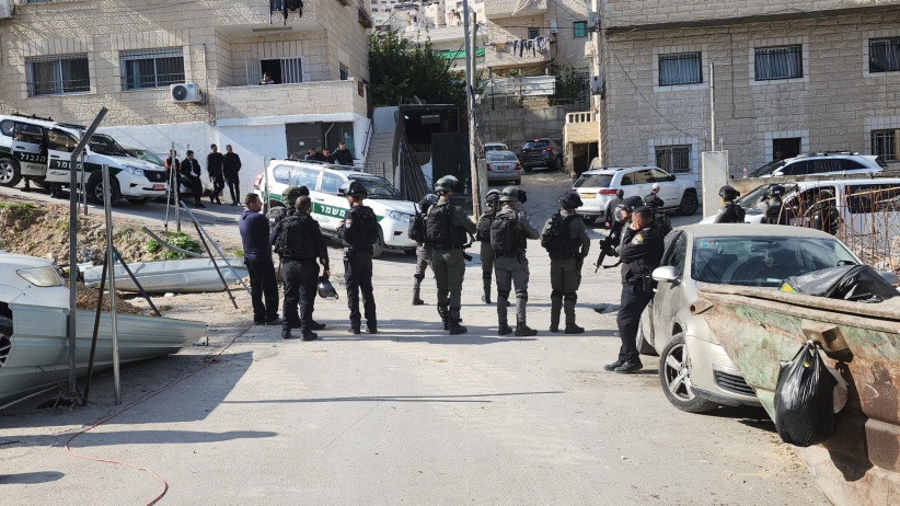 Arrests and raids - Occupation forces storm a school in Jerusalem