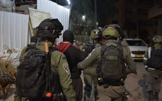 الاحتلال يعتدي على شاب من البلدة القديمة في القدس ويعتقله