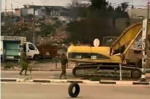 الاحتلال يصادر جرافة بقراوة بني حسان