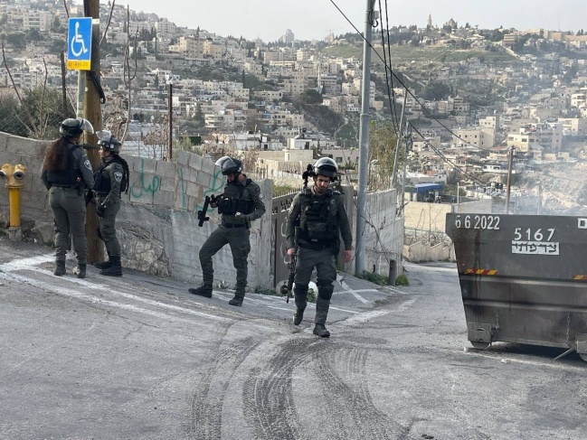 Occupation tax crews storm the neighborhoods of Silwan